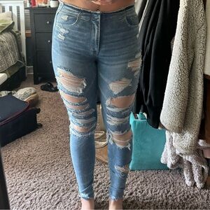American Eagle distressed skinny jean